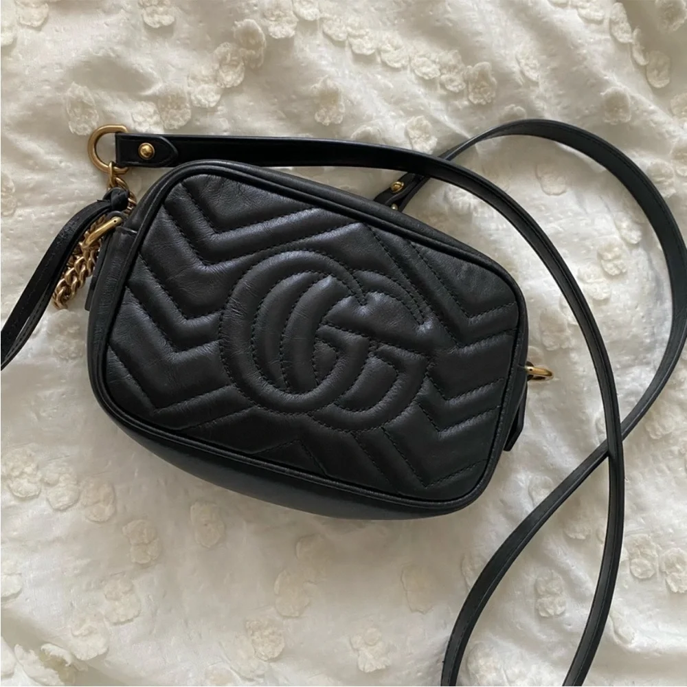 Gucci Black and Gold Quilted Crossbody Bag - Picture 3 of 11